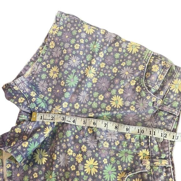 Zara Floral Jean
Shorts size 6 - Picture 3 of 7